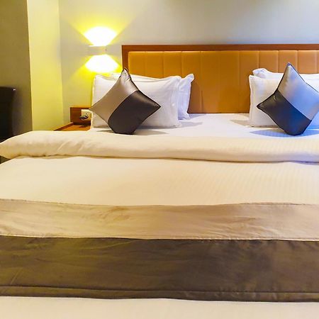 Hotel Nova Star Rajkot Bagian luar foto