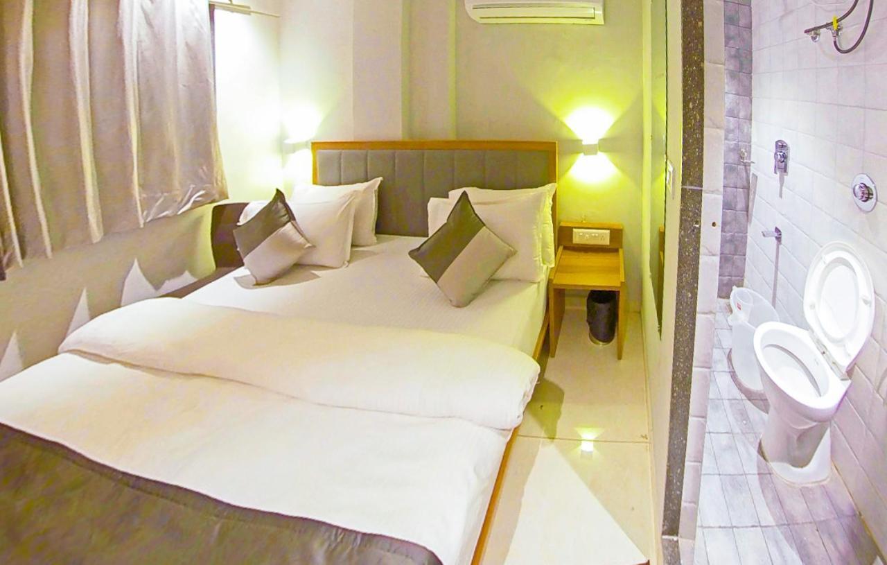 Hotel Nova Star Rajkot Bagian luar foto